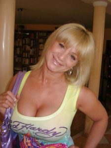 Femme mature infidèle sur le 54