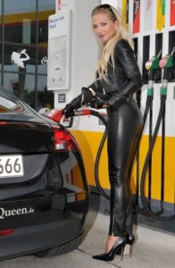 Femme mature sexy et coquine du 17