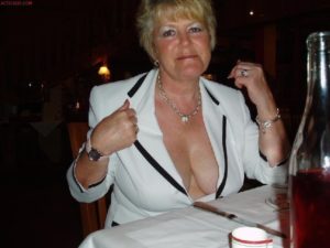 Photo et rdv sexe porno avec épouse infidèle du 07